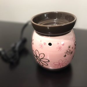 Scentsy Warmer “DoodleBud”